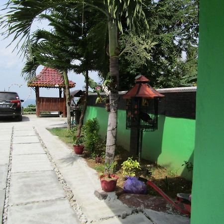 Losmen Kinasih Puncak & Gazebo Pandang Bantul Extérieur photo