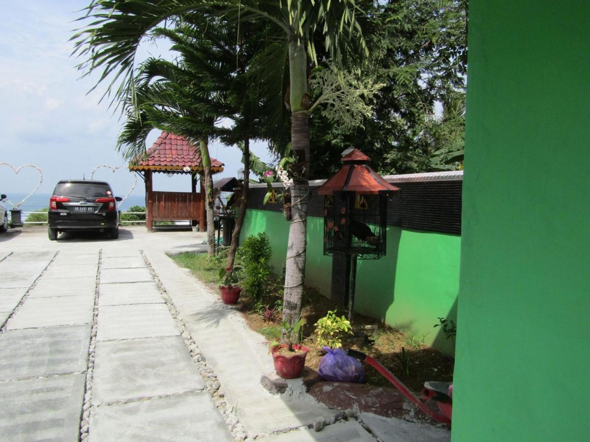 Losmen Kinasih Puncak & Gazebo Pandang Bantul Extérieur photo