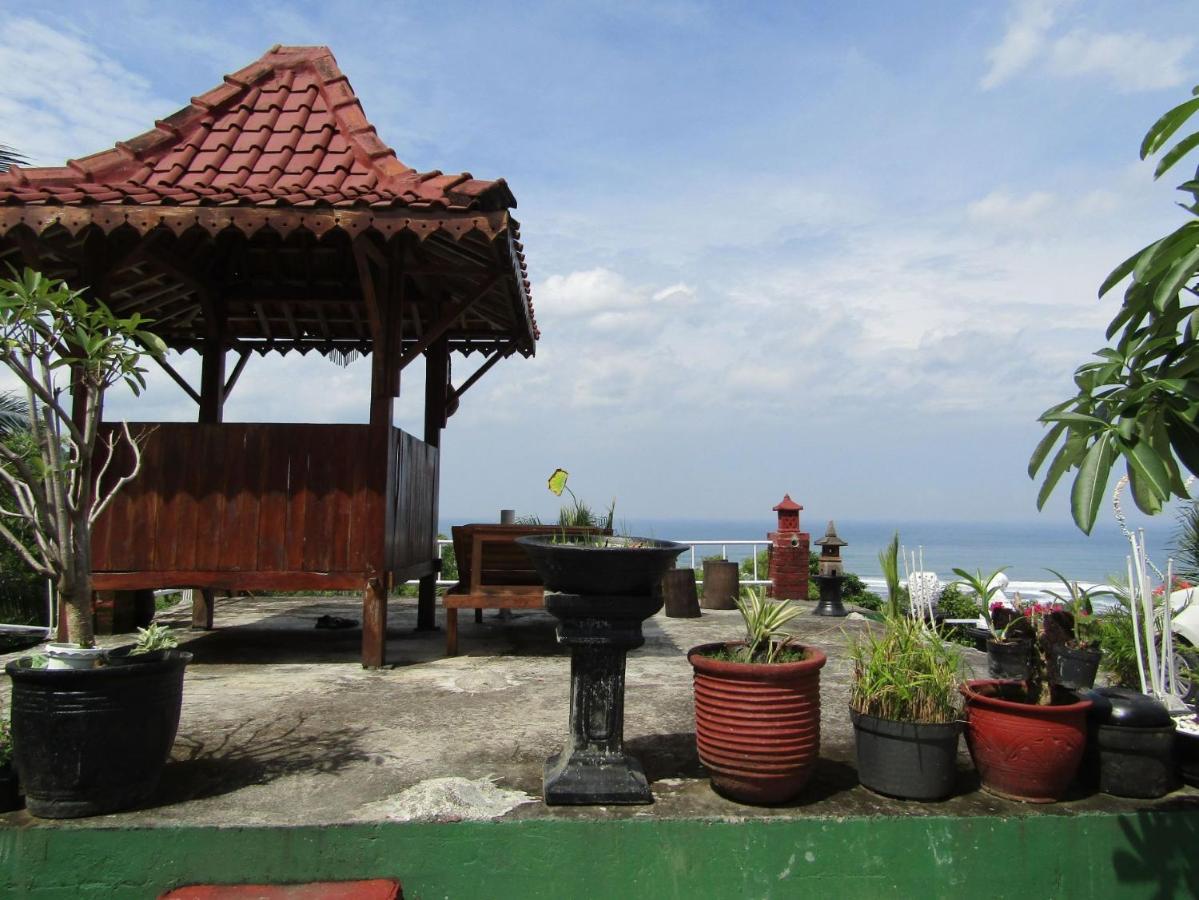 Losmen Kinasih Puncak & Gazebo Pandang Bantul Extérieur photo